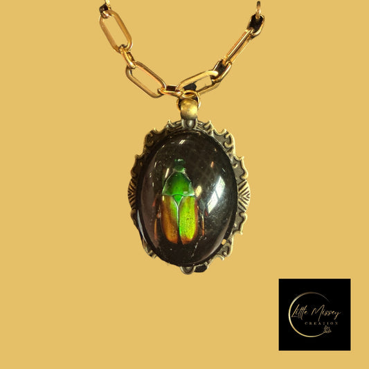 Vintage style pendant