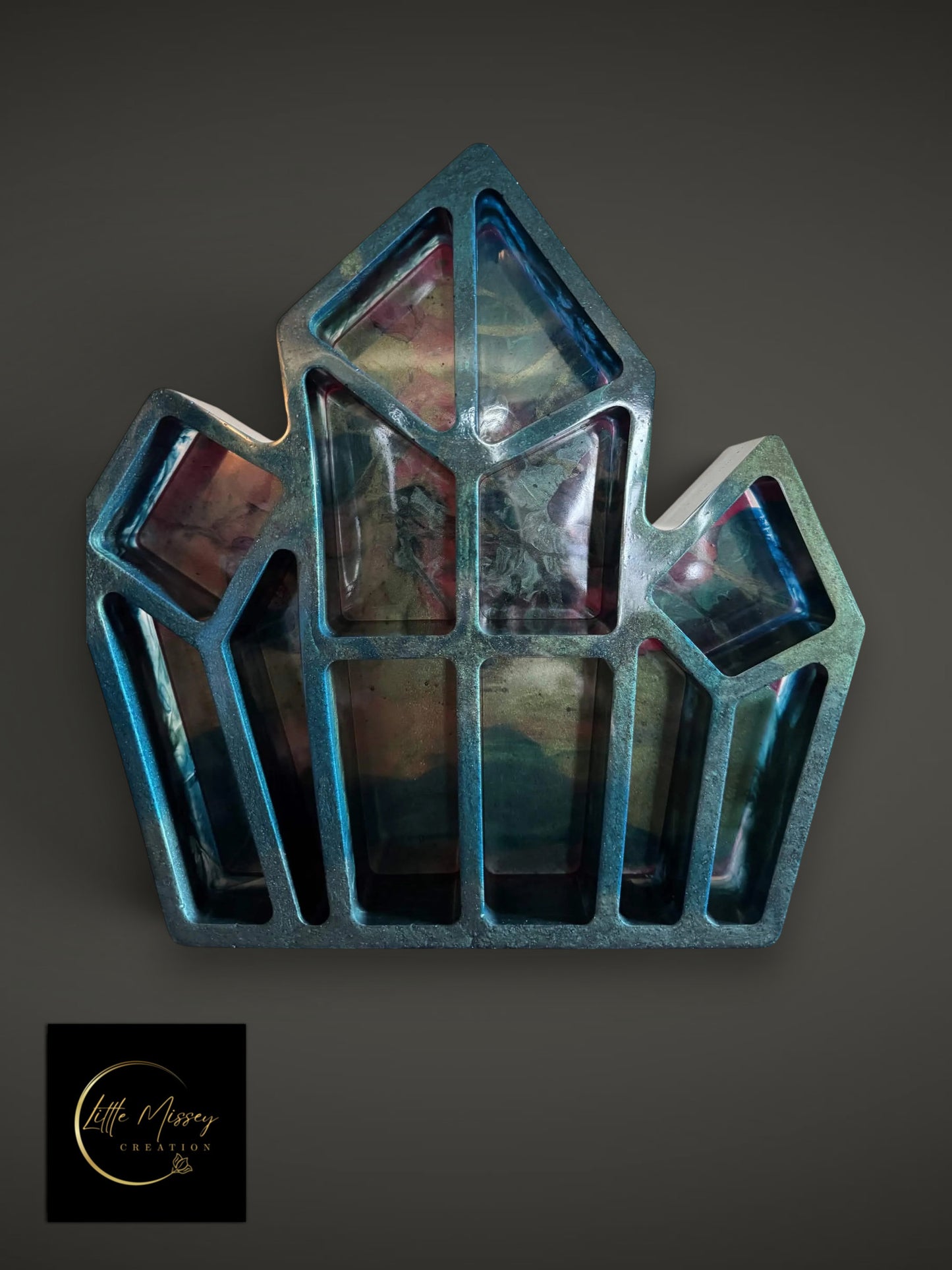 Trinket tray or mini shelf